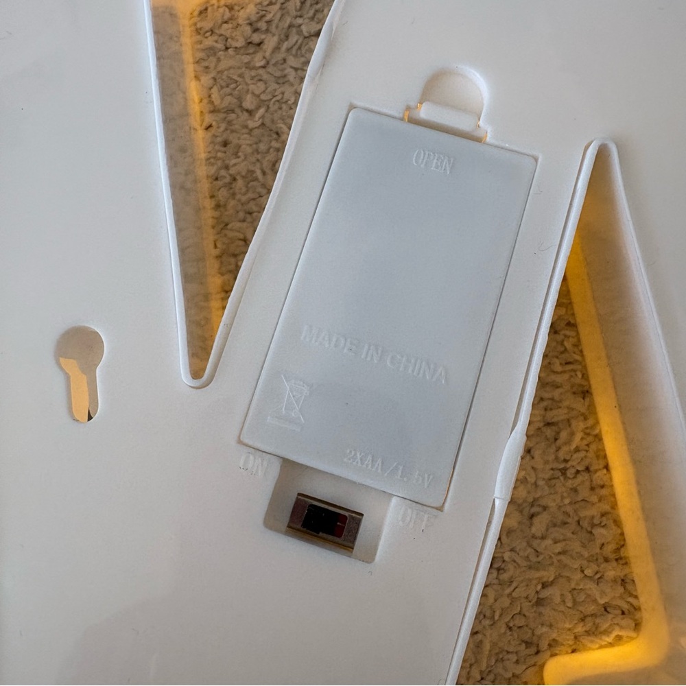 Light Up White Letter N Marquee Light - Picture 10 of 11